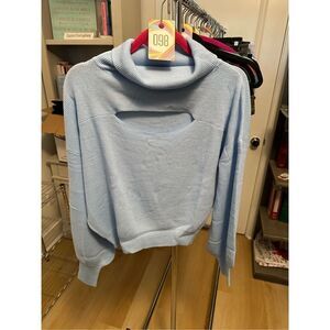 Turtleneck cutout‎ cropped sweater small